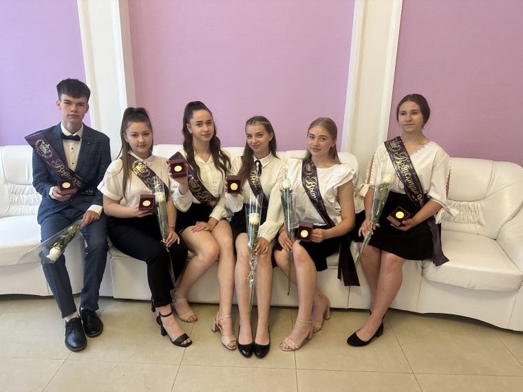 Медалисты.